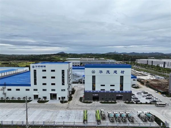 國家非金屬礦深加工工程技術研究中心上天梯分中心正式揭牌 　　